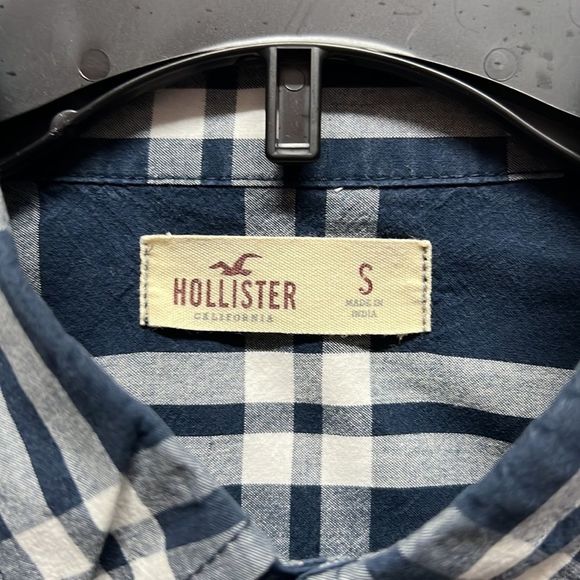 Hollister Shirt‼️ - Picture 3 of 5
